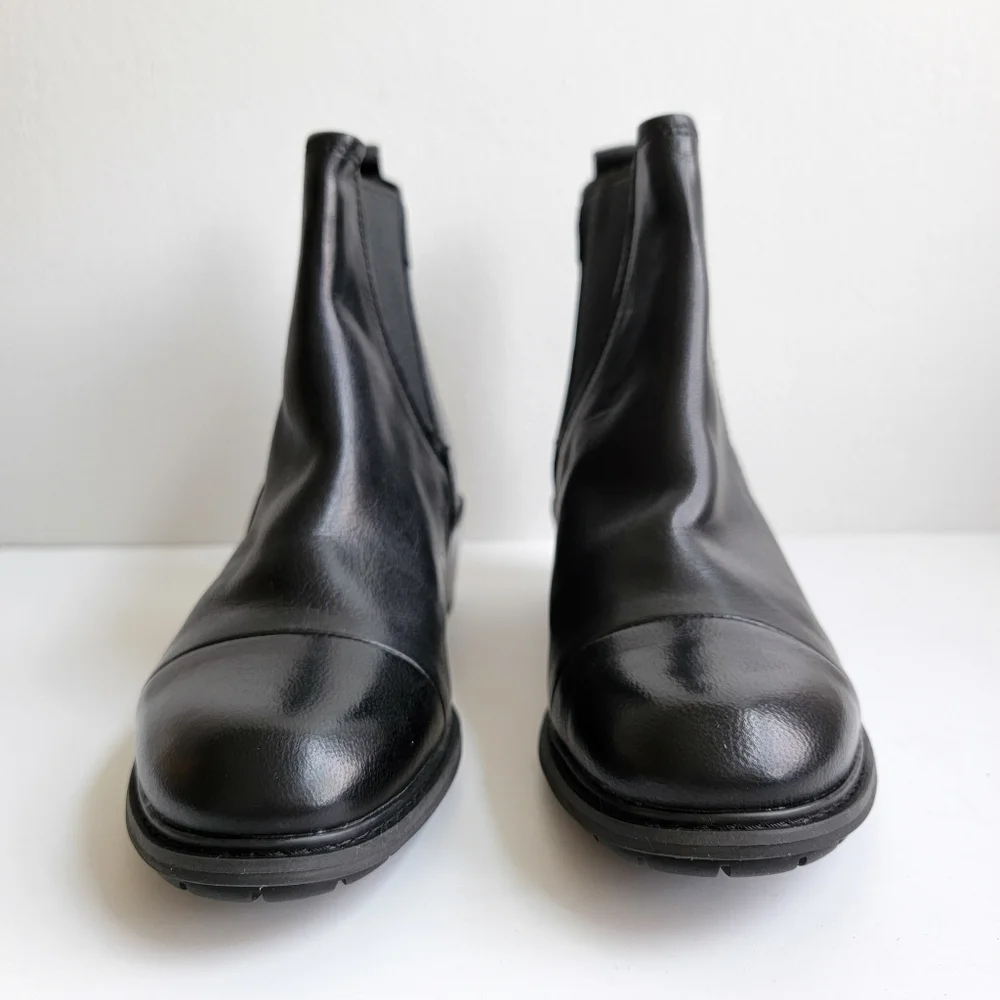 NEW Timberland Sutherlin Bay Chelsea Boots